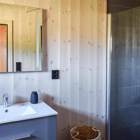 4 Bedroom Beautiful In *