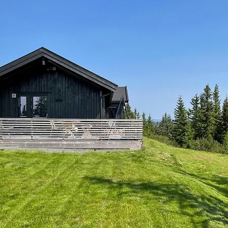 4 Bedroom Beautiful In Nyaraló Sjusjøen